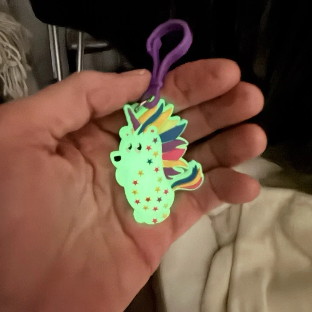 Glow in the Dark Rainbow Unicorn PVC Rubber Keychain Clip Zipper Pull And Potter